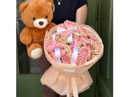 🧸 Bouquet and Big Teddy