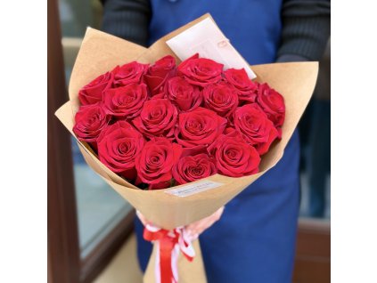 ♥️ 17 Red Roses in Craft Paper